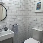 - Sleeps 7 - Garden - Parking Cork