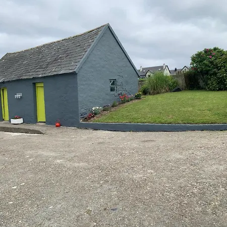 Traditional Farm House In The Old Head Of Kinsale *