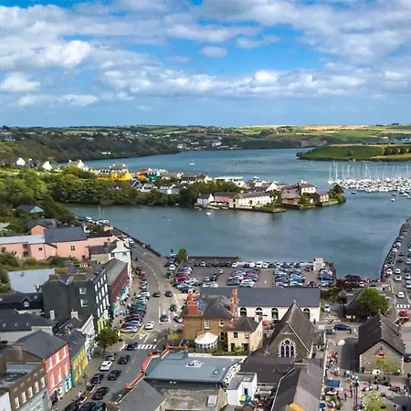 Traditional Farm House In The Old Head Of Kinsale Cork