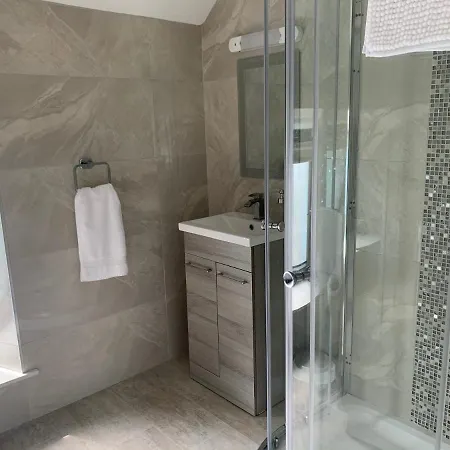 - Sleeps 7 - Garden - Parking * Cork