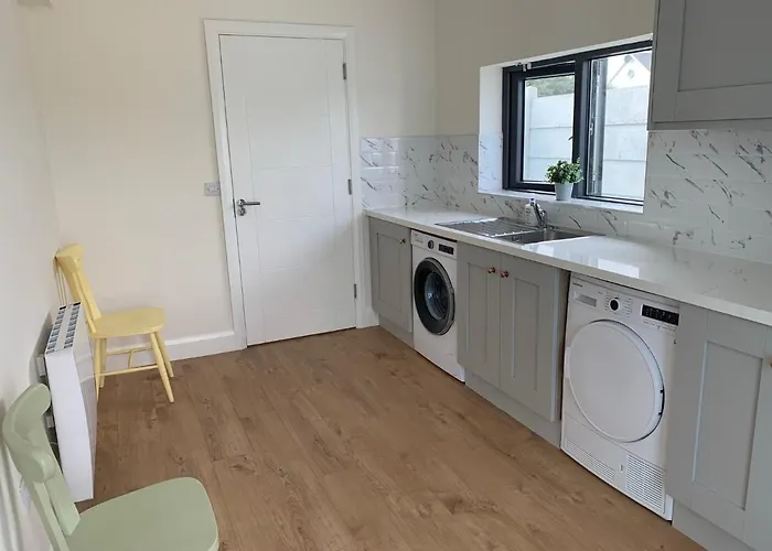 - Sleeps 7 - Garden - Parking Сasa de vacaciones Cork