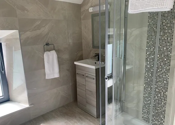 - Sleeps 7 - Garden - Parking * Cork