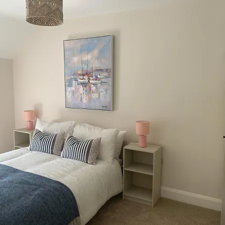 - Sleeps 7 - Garden - Parking Cork